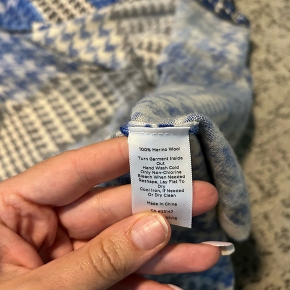 TALBOTS Merino Wool Cardigan Sweater XL - Picture 4 of 8